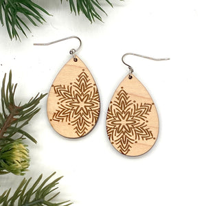 Solo Snowflake Teardrops