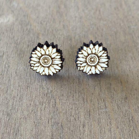 Sunflower studs - Wholesale